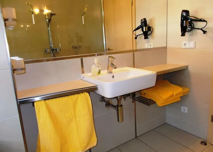 Uhlemann - Nur 15 Minuten Bis In Altstadt