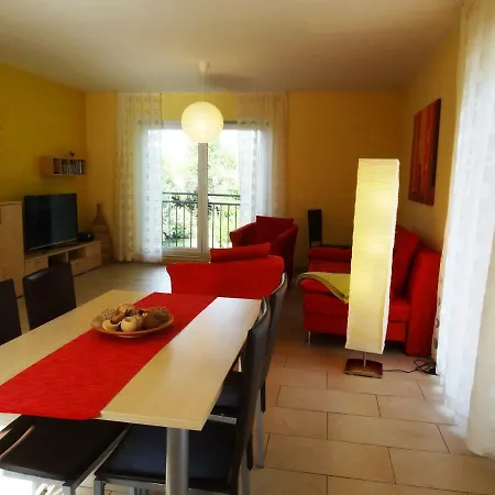 Uhlemann - Nur 15 Minuten Bis In Altstadt *